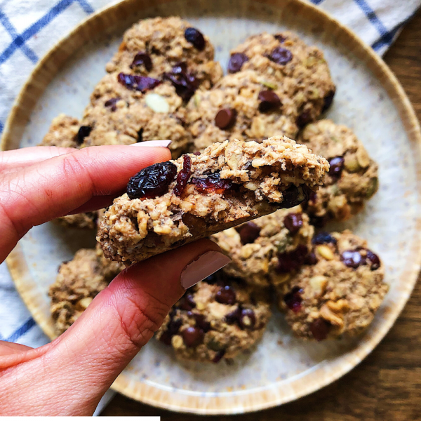 EASY VEGAN BREAKFAST COOKIES