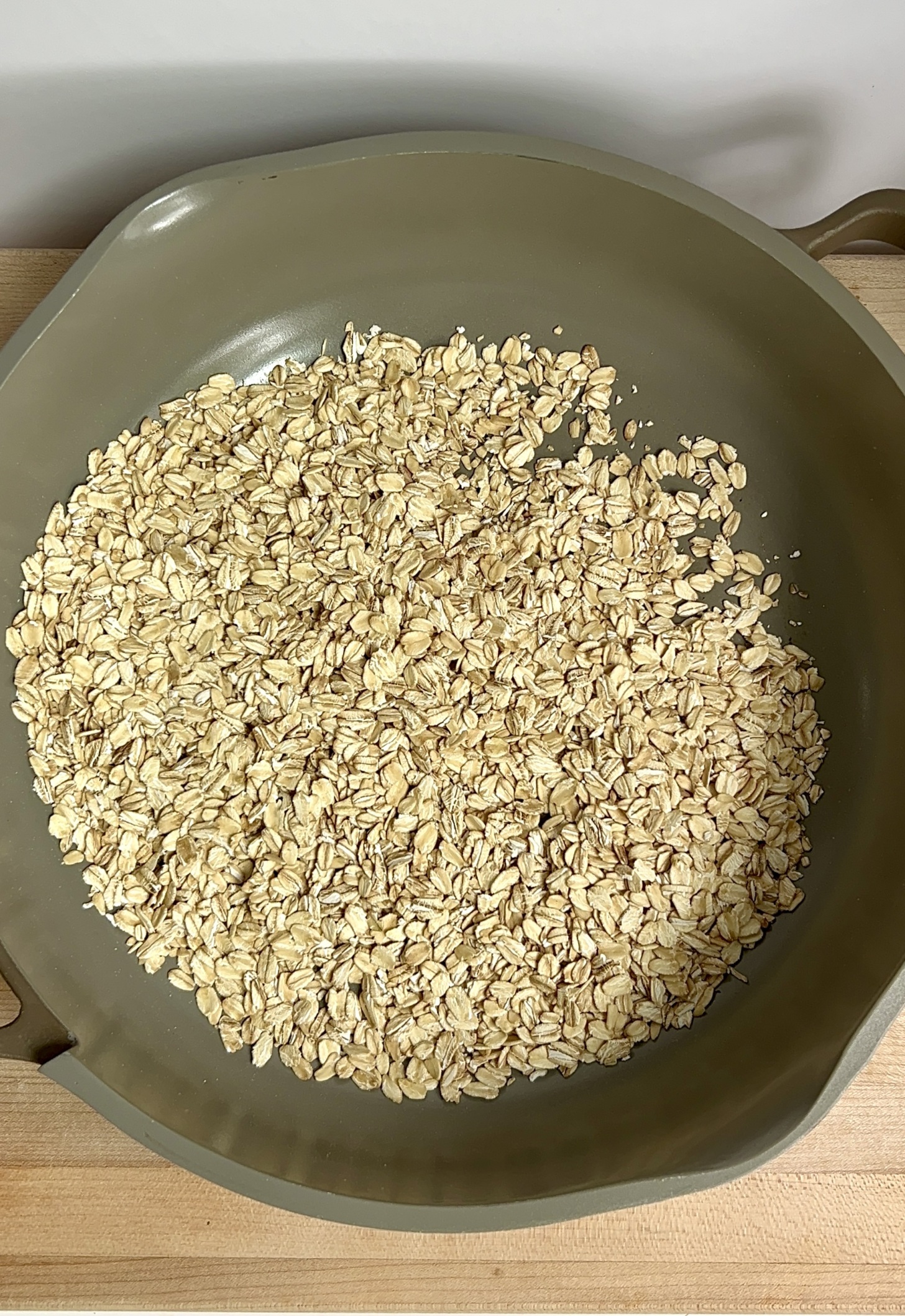 Pot with dried oats inside.