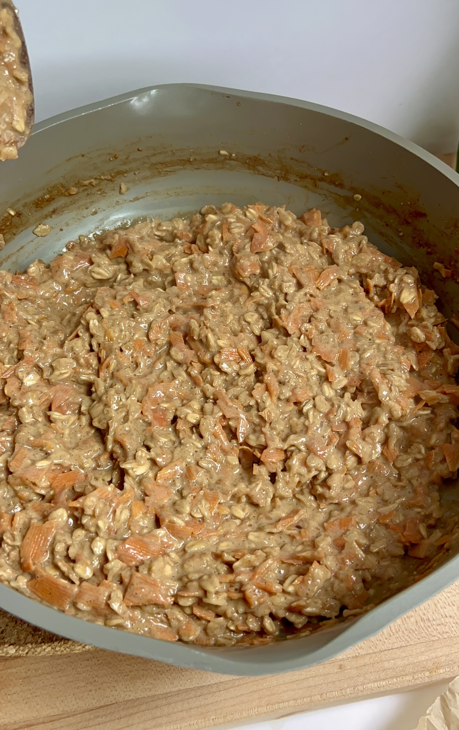 Pot with oatmeal cooking.