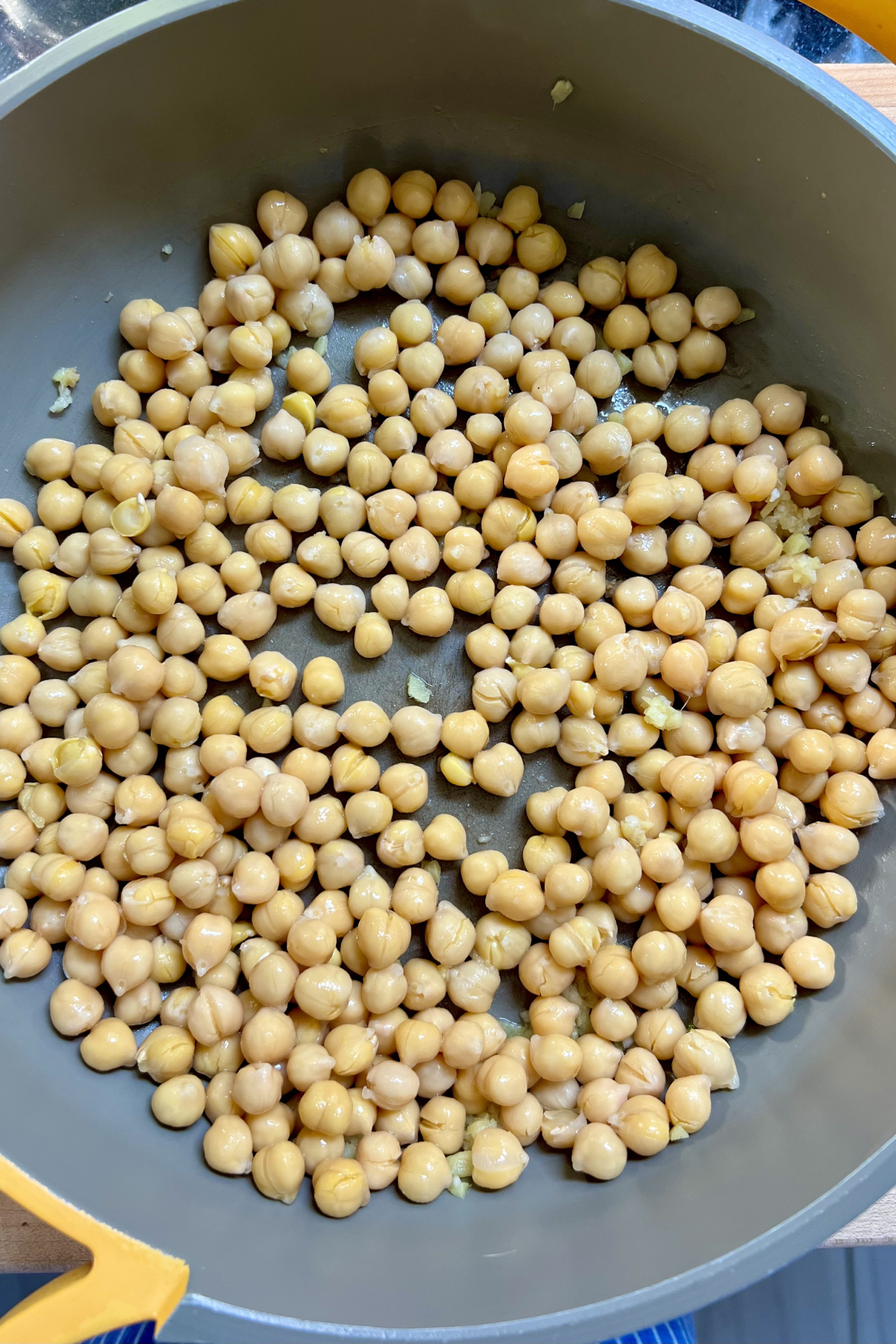 Pan with chickpeas in it