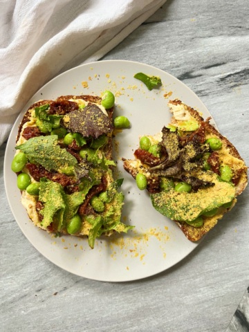 Sundried Tomato & Hummus Toast