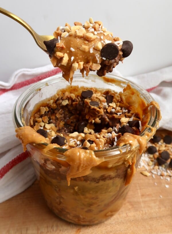 Vegan Peanut Butter Chocolate Overnight Oats (High Protein!)