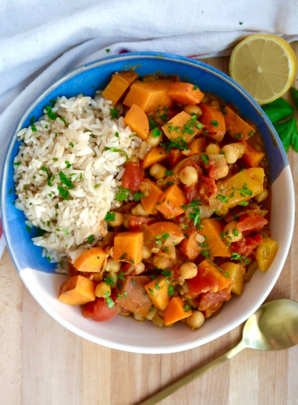 30-Minute Healthy Sweet Potato Curry with Chickpeas